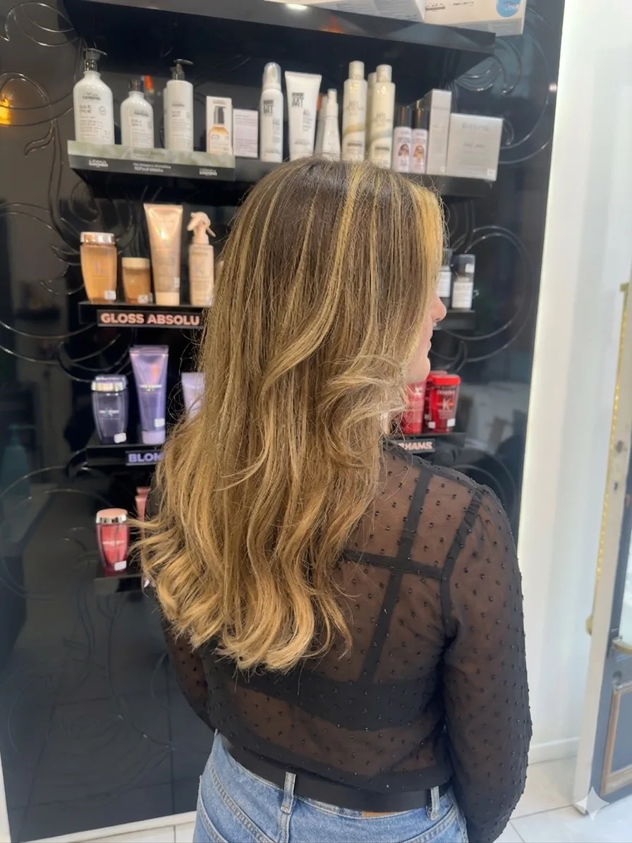 Balayage Curly Hair Painting Paris 9e — Maison Texture & Couleur